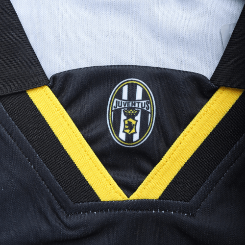 Retro Juventus Away Jersey 1996/97 - minejerseys